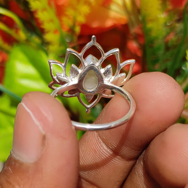 Lotus Silver Rainbow Moonstone Ring SHR46 - Image 4