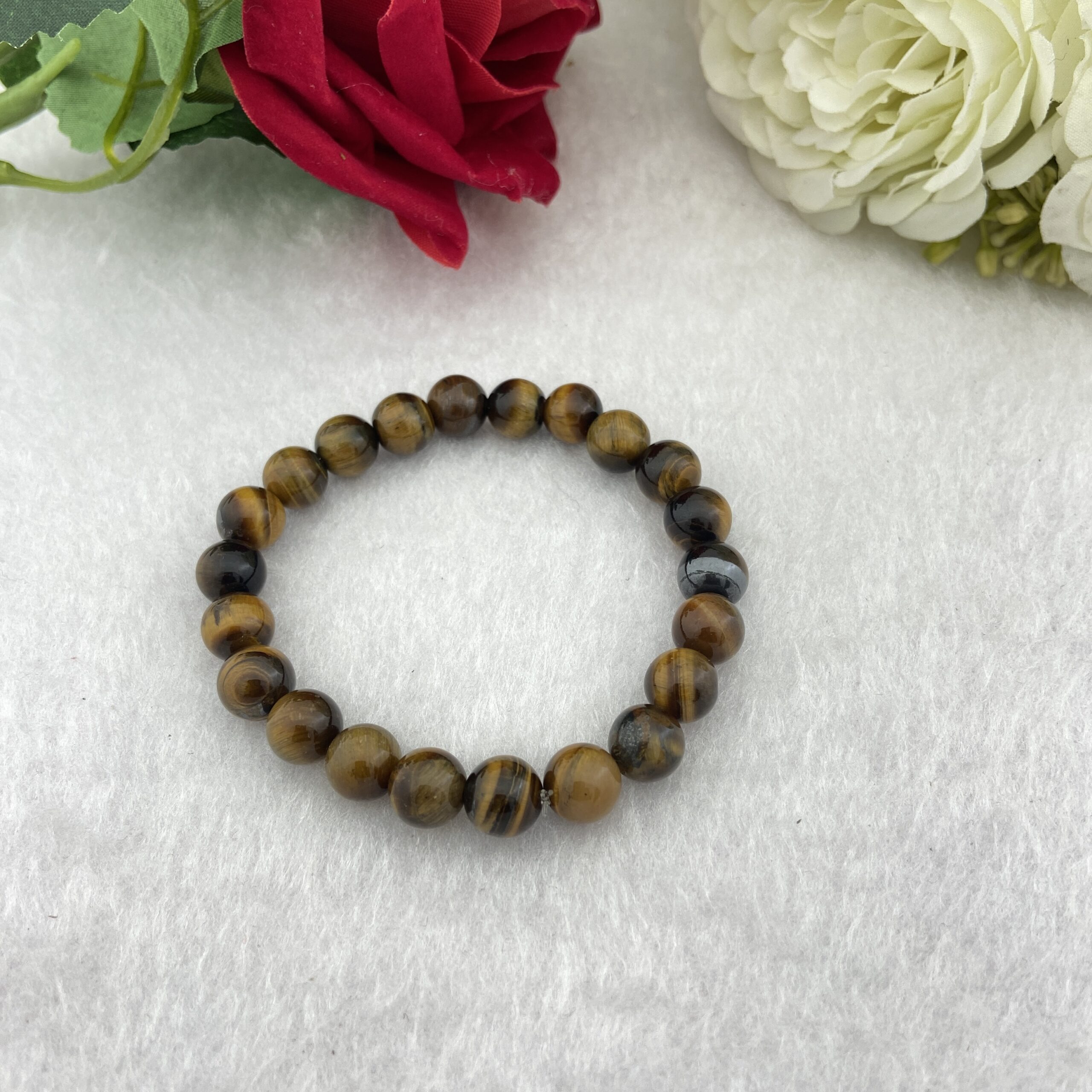 #handmadejewelry #BeadedBracelet #braceletforwomen #personalizedgifts #BirthstoneJewelry #StackingBracelet #USAhandmadejewelry #customornaments #giftforher #vintagejewelry #beadedbracelet #Tiger'sEyeBeads #Tiger'sEyeBracelet